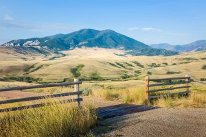 Stock_foothills_beartooths_1020
